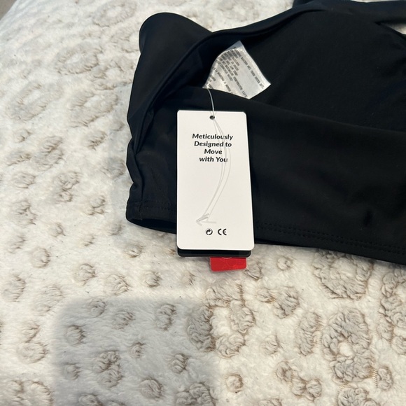 NWT Baleaf Size 40 Swimsuit Top Classic Black - Picture 2 of 7